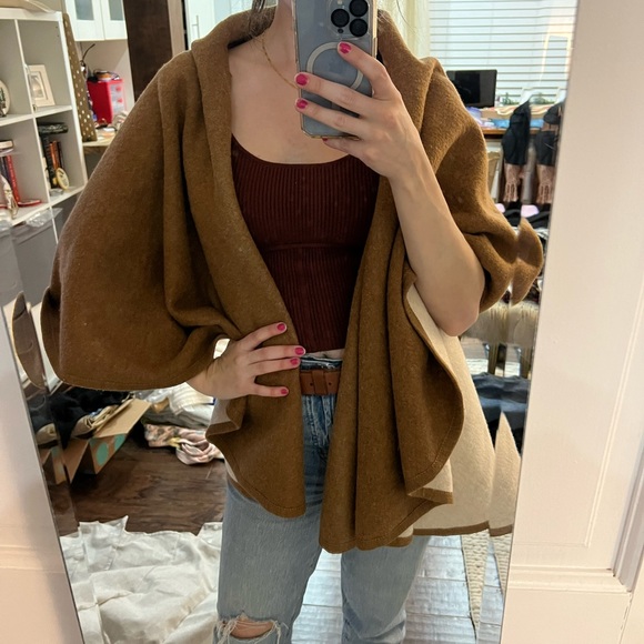 Reversible Tan Fall Vest - Fall Staple - Picture 6 of 7